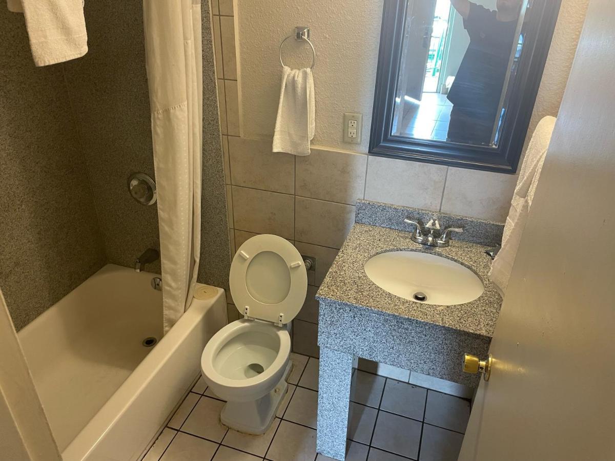 Budgetel Inn And Suites - Louisville Luaran gambar